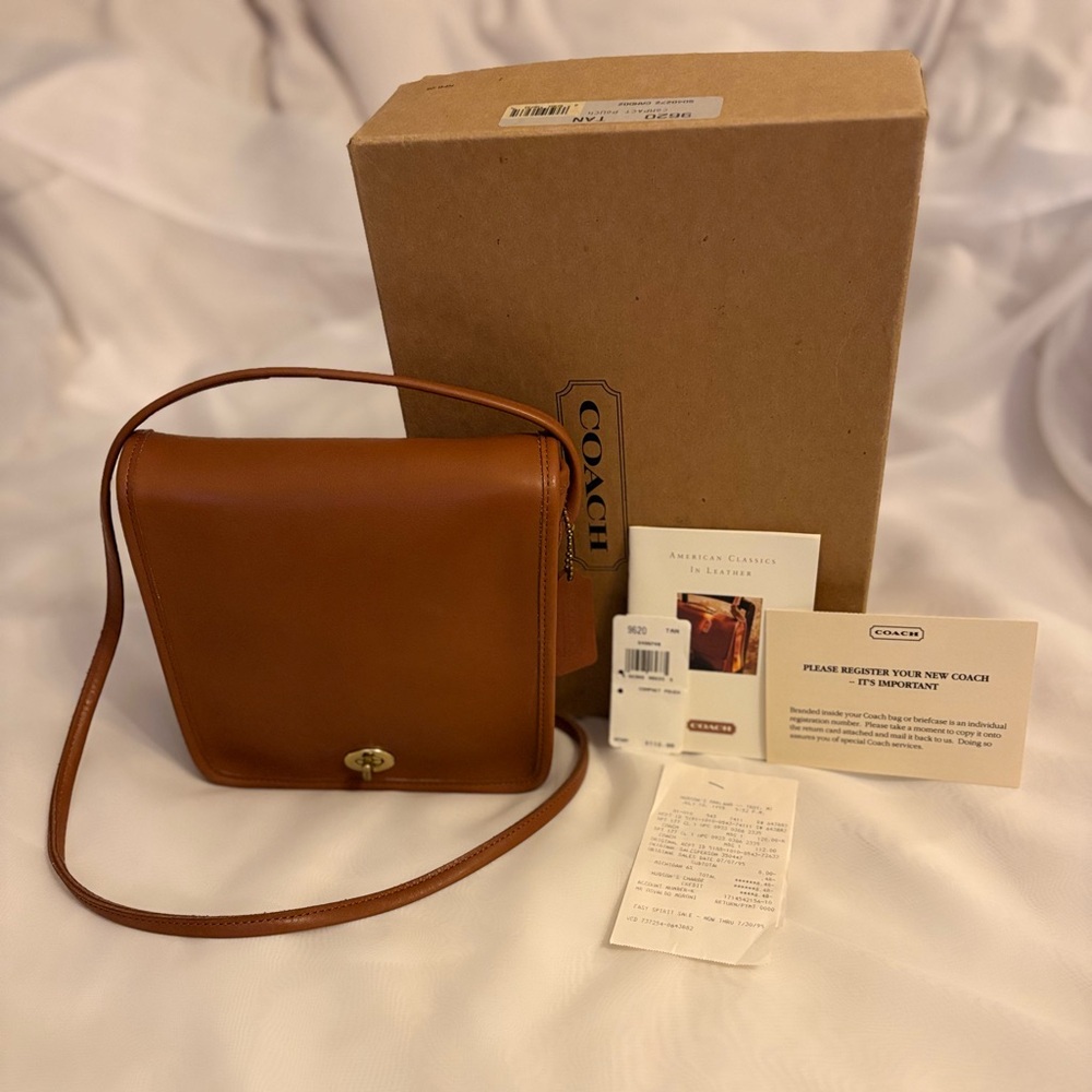 SOLD Vintage 1995 Coach Compact Pouch 9620 Tan